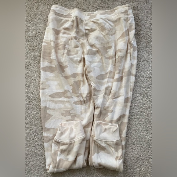 Women’s Lounge Sweatpants - Picture 2 of 3